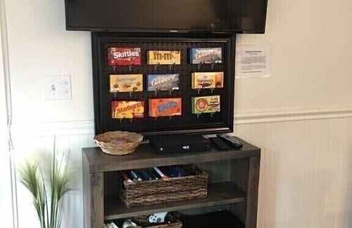Huntington Beach Apartment | Best reviews! 30day+ ok. Steps to the beach! A/C, kid/pet friendly w/parking.