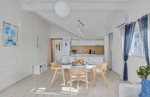 Tivat Apartment | ❤️Best Sea View| Stylish 2BR Apartment| Gated Parking| Fast WIFI| 72m² Equipped