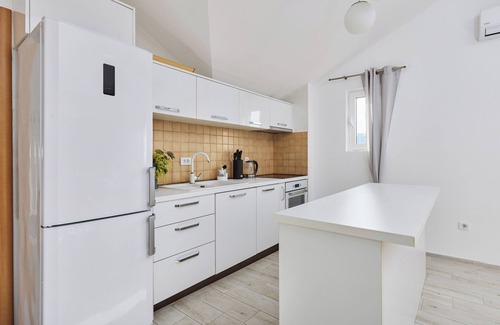 Tivat Apartment | ❤️Best Sea View| Stylish 2BR Apartment| Gated Parking| Fast WIFI| 72m² Equipped