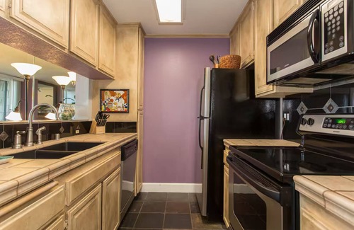 Townsite Condo | BEST SPOT ON BEACH: E3 North Coast Village.ground floor cottage