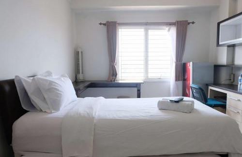 Cileunyi Apartment | Best Studio Apartment at Pinewood Jatinangor By Travelio