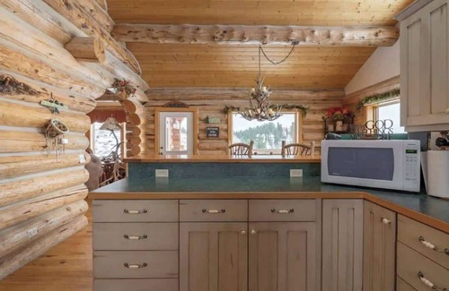 Tetonia House | BEST Teton Views: The Ultimate Log Cabin Retreat