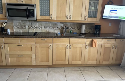 Red Hook Condo | BEST VALUE! Newly renovated, Beach 10' from rear door, access water 50' away