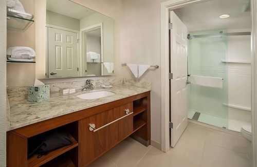 Linthicum Heights Hotel | Best Value, Quality Stay! Free Breakfast, w/Pool, Near M&T Bank Stadium!