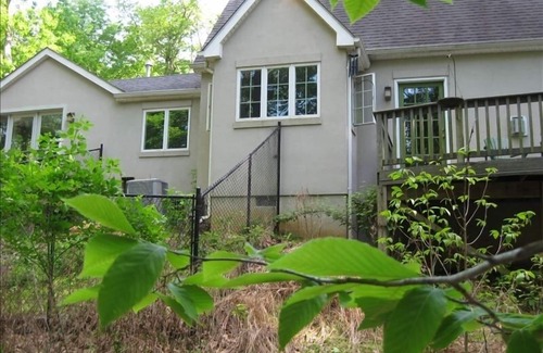 Bluemont House | "Best Value": WATERFRONT! 5-Star-Rated & VIEWS Bluemont/Middleburg/Winchester