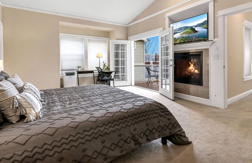 Rainier Valley House | Best View of Lake Washington - 5 BR 3.5 BA Home