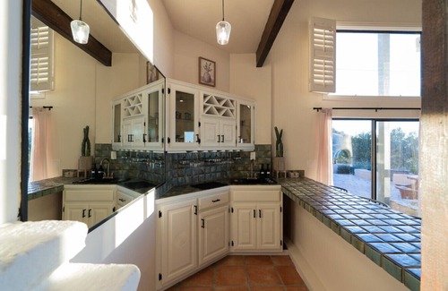 Glenwood Hills House | BEST VIEWS in Albuquerque |Hot Tub|Pool