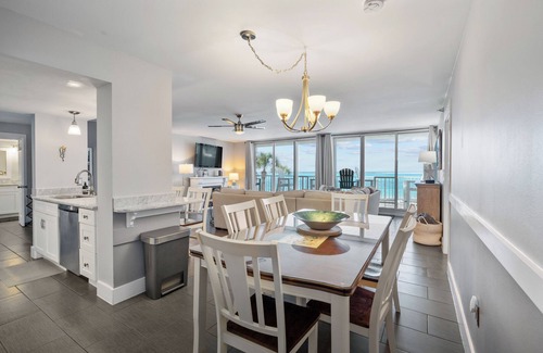 Holiday Isle Condo | BEST VIEWS IN DESTIN! WATERFRONT, 4 BDR, BEACH, POOL, HOT TUB, BOAT SLIP
