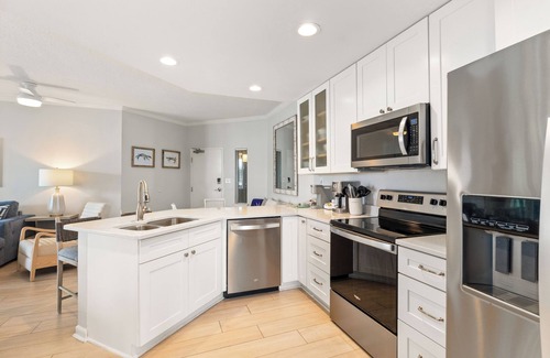 Fort Morgan Condo | Best Views in Ft Morgan | King Bd | Pool | HotTub - Boat Slips + Pool