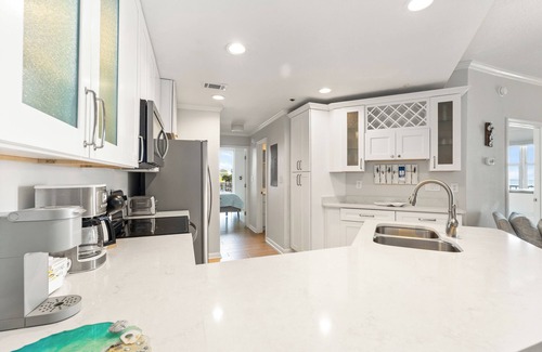 Fort Morgan Condo | Best Views in Ft Morgan | King Bd | Pool | HotTub - Boat Slips + Pool