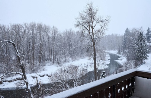 Leavenworth Condo | Best Views in Leavenworth from Downtown 2-bedroom Condo