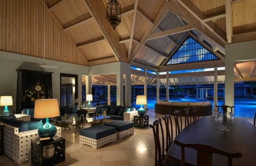 Long Island Villa | *BEST VILLA AT JUMBY BAY RESORT ANTIGUA* 6 bedroom Luxury Beachfront Villa - Staff Included
