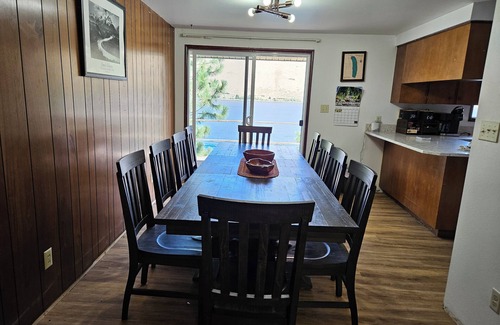 Joseph House | Best Wallowa Lakefront rental w/private dock and his/hers soaking tub! 4br/3ba