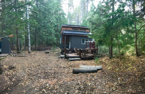 Central Kootenay Cabin | Best West Kootenay Off-Grid Tiny House