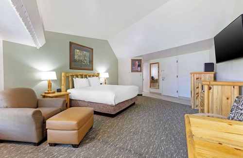 Zion National Park East Entrance Hotel | Best Western East Zion Thunderbird Lodge