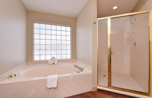 Central Colorado Springs Hotel | Best Western Executive Inn & Suites