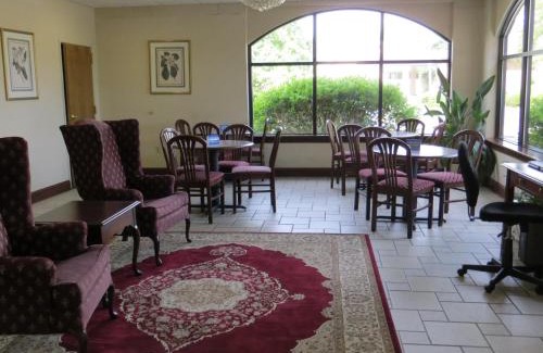 Seven Oaks Hotel | Best Western Executive Inn & Suites