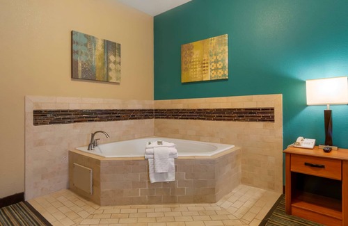 Wichita Hotel | Best Western Governors Inn & Suites