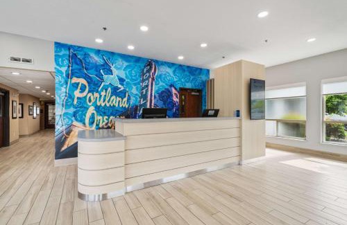 Lake Forest Hotel | Best Western Lake Oswego Hotel & Suites