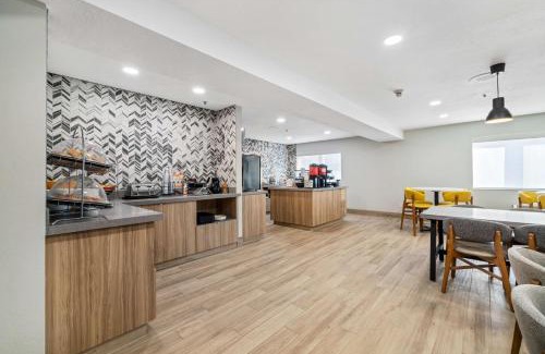 Lake Forest Hotel | Best Western Lake Oswego Hotel & Suites