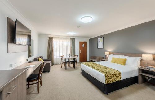Orange East Hotel | Best Western Plus Ambassador Orange