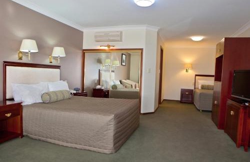 Orange East Hotel | Best Western Plus Ambassador Orange