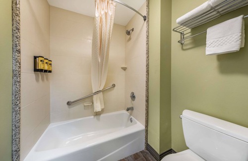 Delthorne Hotel | Best Western Plus Avita Suites