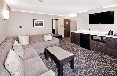 Banff Hotel | Best Western Plus Banff International Lodge
