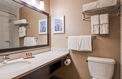 Southwest Calgary Hotel | Best Western Plus Calgary Centre Inn