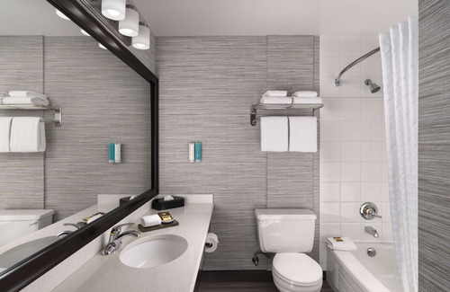 Downtown Victoria Hotel | Best Western Plus Carlton Plaza Hotel