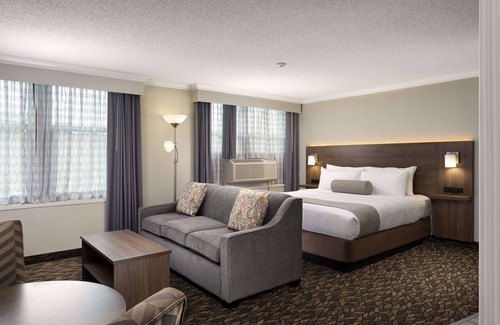 Downtown Victoria Hotel | Best Western Plus Carlton Plaza Hotel