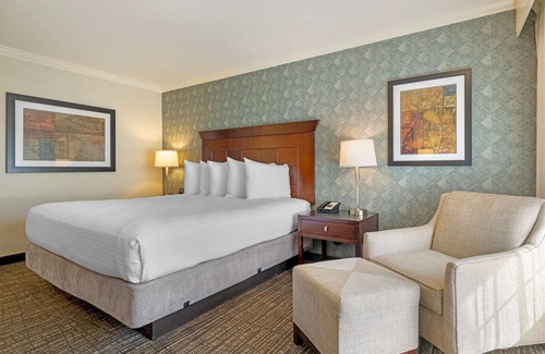 Sherman Oaks Hotel | Best Western Plus Carriage Inn