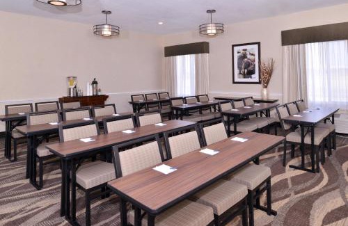 Altvan Hotel | Best Western Plus Frontier Inn