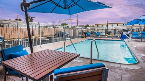 Gardena Hotel | Best Western Plus Gardena-Los Angeles Inn & Suites