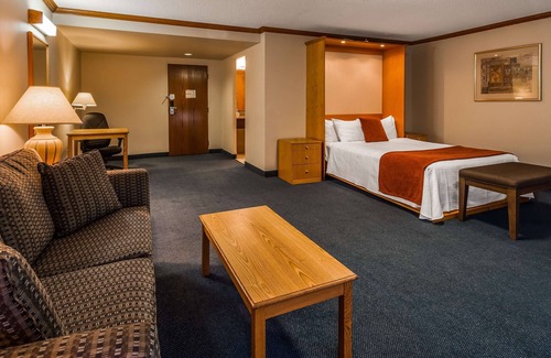 Point Edward Hotel | Best Western Plus Guildwood Inn