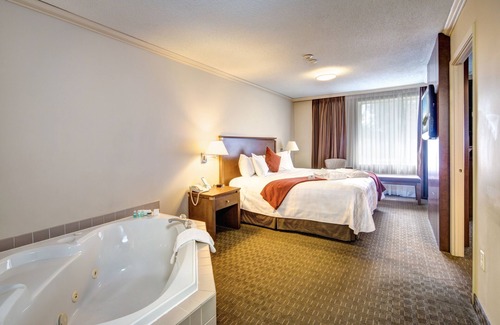 Point Edward Hotel | Best Western Plus Guildwood Inn