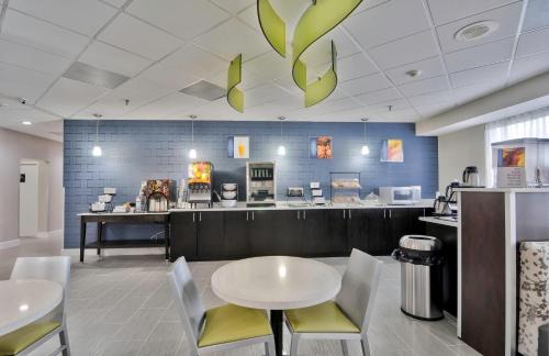 Winston - Salem Hotel | Best Western Plus Hanes Mall