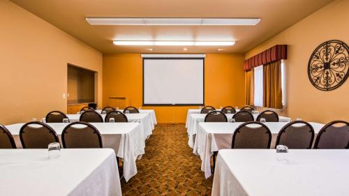 Sutherlin Hotel | BEST WESTERN PLUS Hartford Lodge