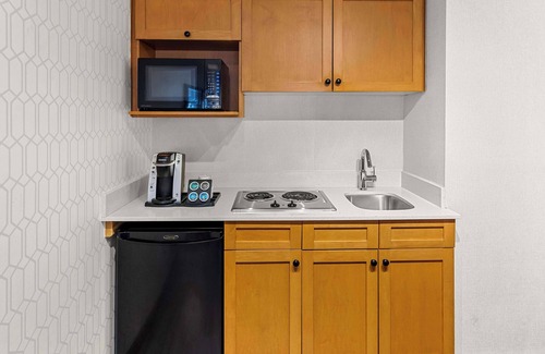 Langley Hotel | Best Western Plus Langley Inn