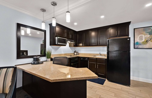 Tree Section Hotel | Best Western Plus Manhattan Beach Hotel