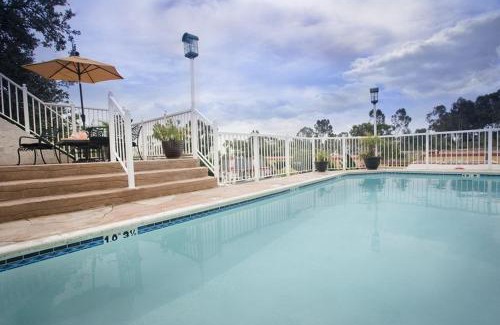Lantern District Hotel | Best Western Plus Marina Shores Hotel