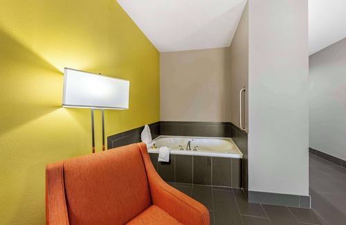 Midwest City Hotel | Best Western Plus Midwest City Inn & Suites