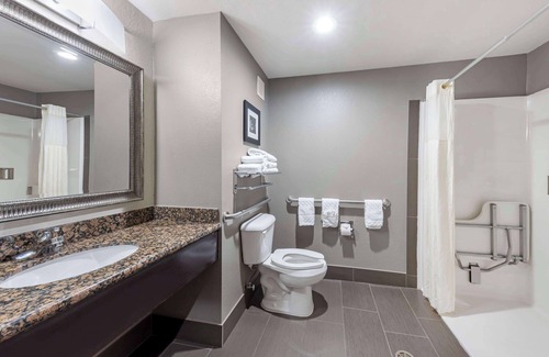 Midwest City Hotel | Best Western Plus Midwest City Inn & Suites