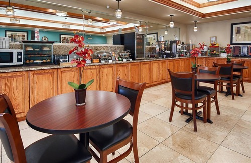 Monahans Hotel | Best Western Plus Monahans Inn & Suites
