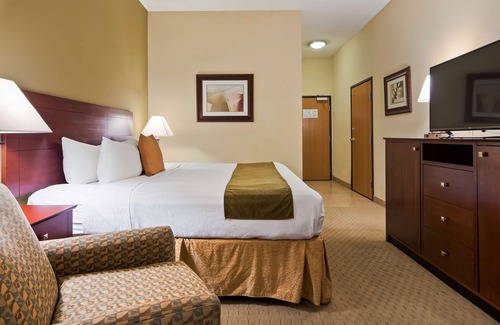 East Las Vegas Hotel | Best Western Plus Montezuma Inn & Suites