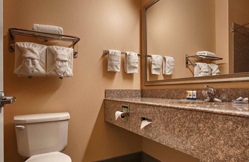New Caney Hotel | Best Western Plus New Caney Inn & Suites