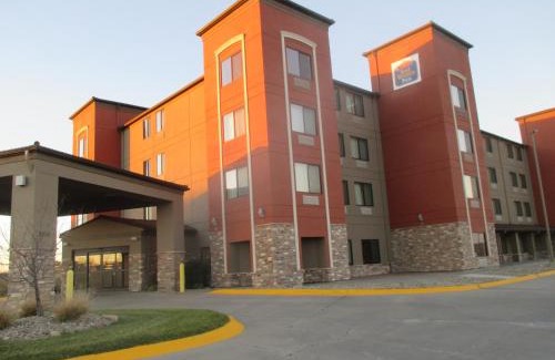 Carter Lake Hotel | Best Western Plus Omaha Airport Inn