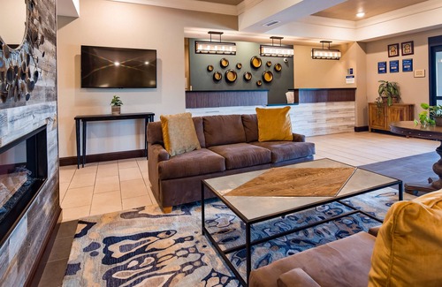 Fort Morgan Hotel | Best Western Plus Overland Inn