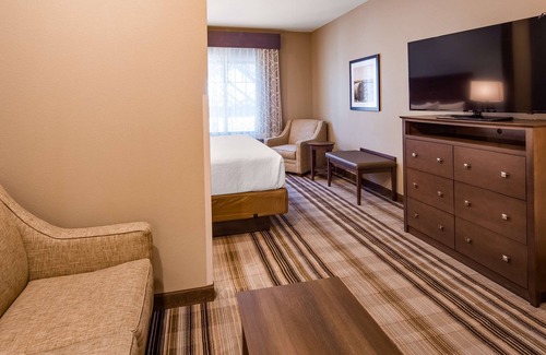 Fort Morgan Hotel | Best Western Plus Overland Inn
