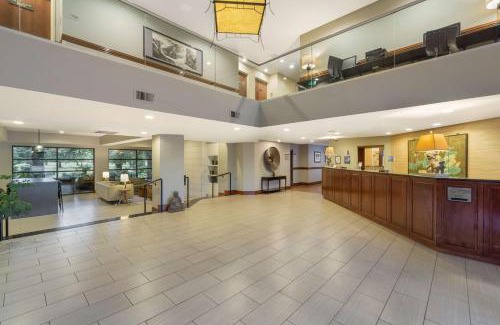 Kent Hotel | Best Western Plus Plaza by the Green